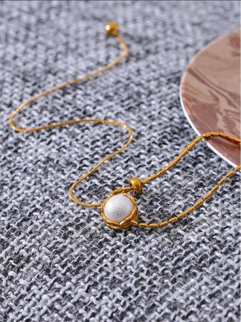 Laria necklace