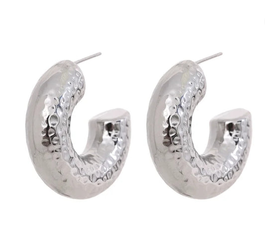 Chunky silver hoops martilladas